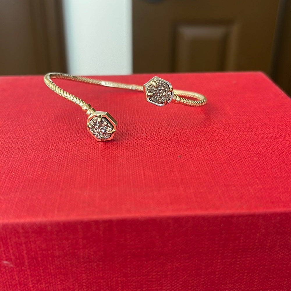 Kendra Scott bracelet gold with gray raw quartz